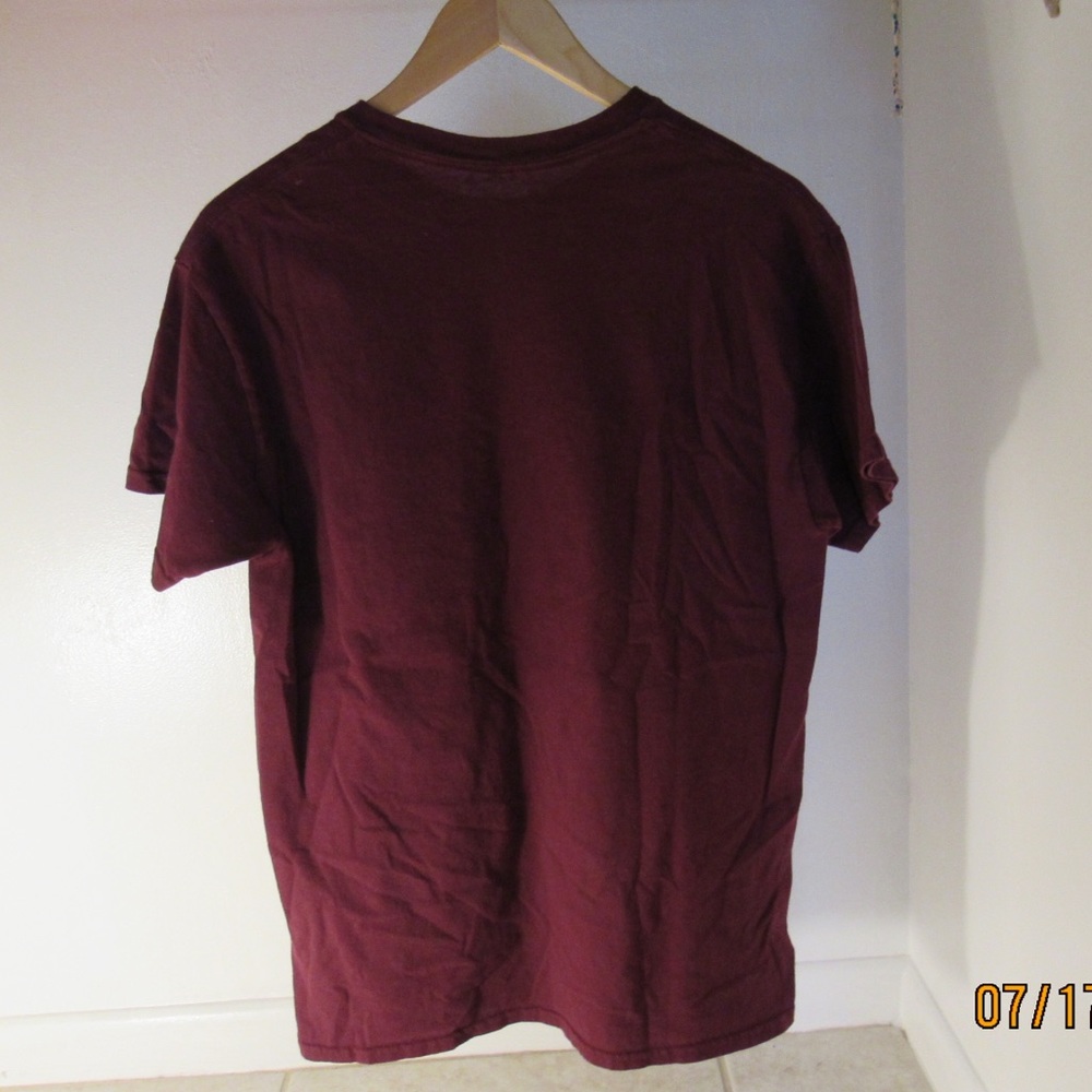 T-Shirt - Picture 3 of 3